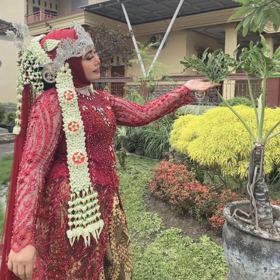 Pesona Lembut untuk Langkah di Hari Sakral