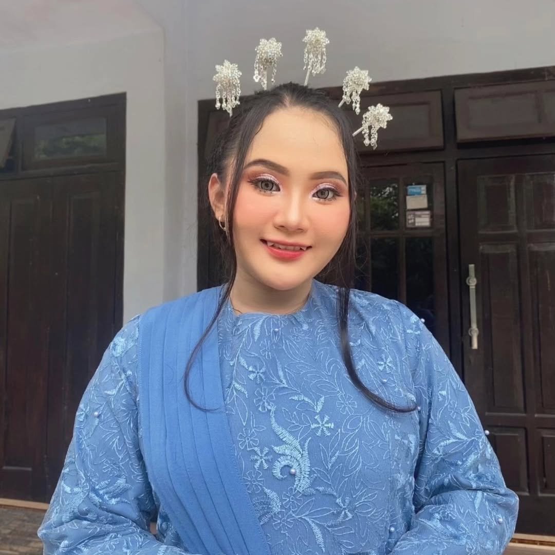 Riasan Lembut dengan Sentuhan Glowing Natural