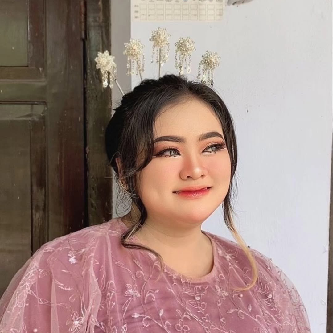 Tampilan Anggun untuk Hadir di Momen Berharga