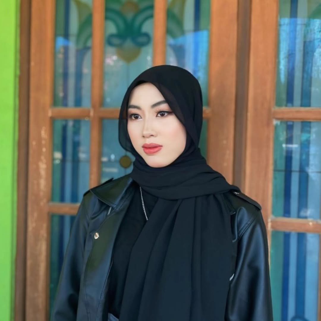 Look Segar dan Ringan untuk Suasana Hangat